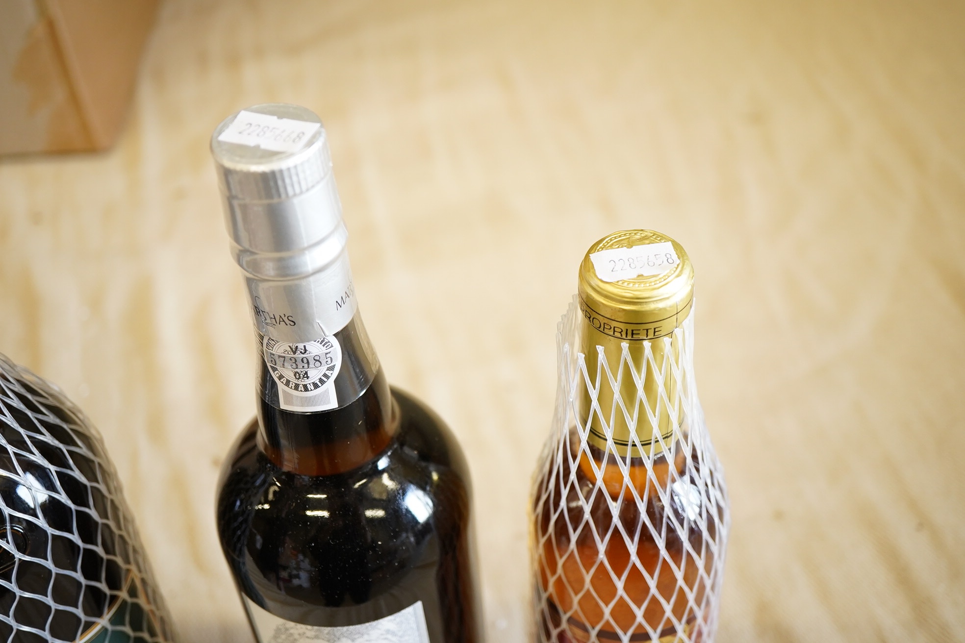 A mixed parcel of Muscat and Port